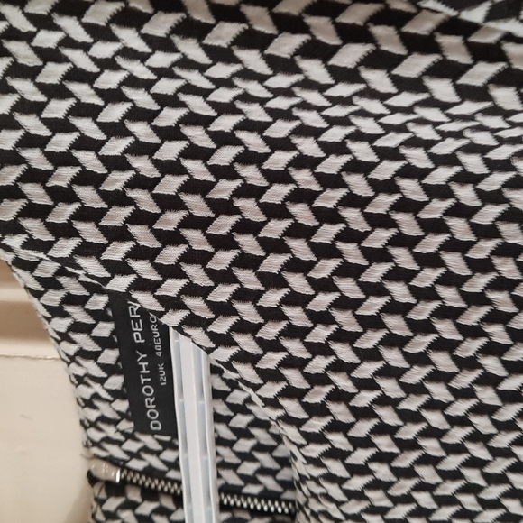 Black white shift dress - Picture 5 of 6